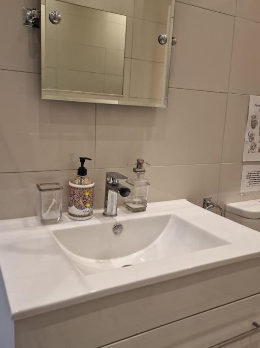 Quintessentially 'london' Flat Apartament Londra